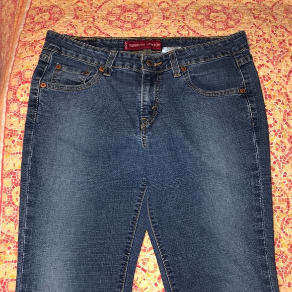 Women’s Levi’s Jeans 518 - Picture 2 of 13
